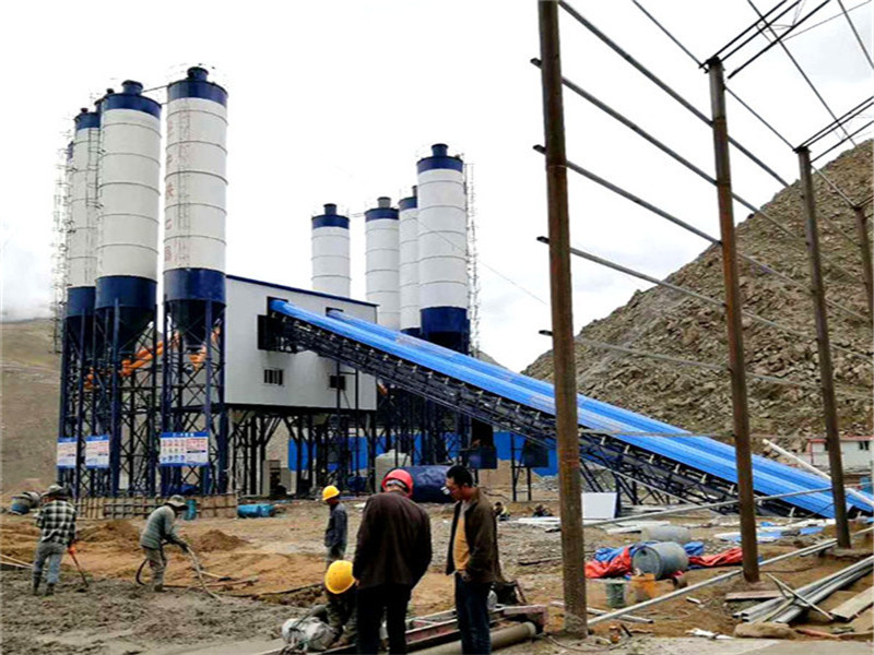 240攪拌站的設備參數(shù)，240混凝土攪拌站大型攪拌機